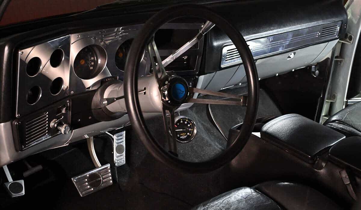1979-Chevrolet-c10-Restomod-Interior2